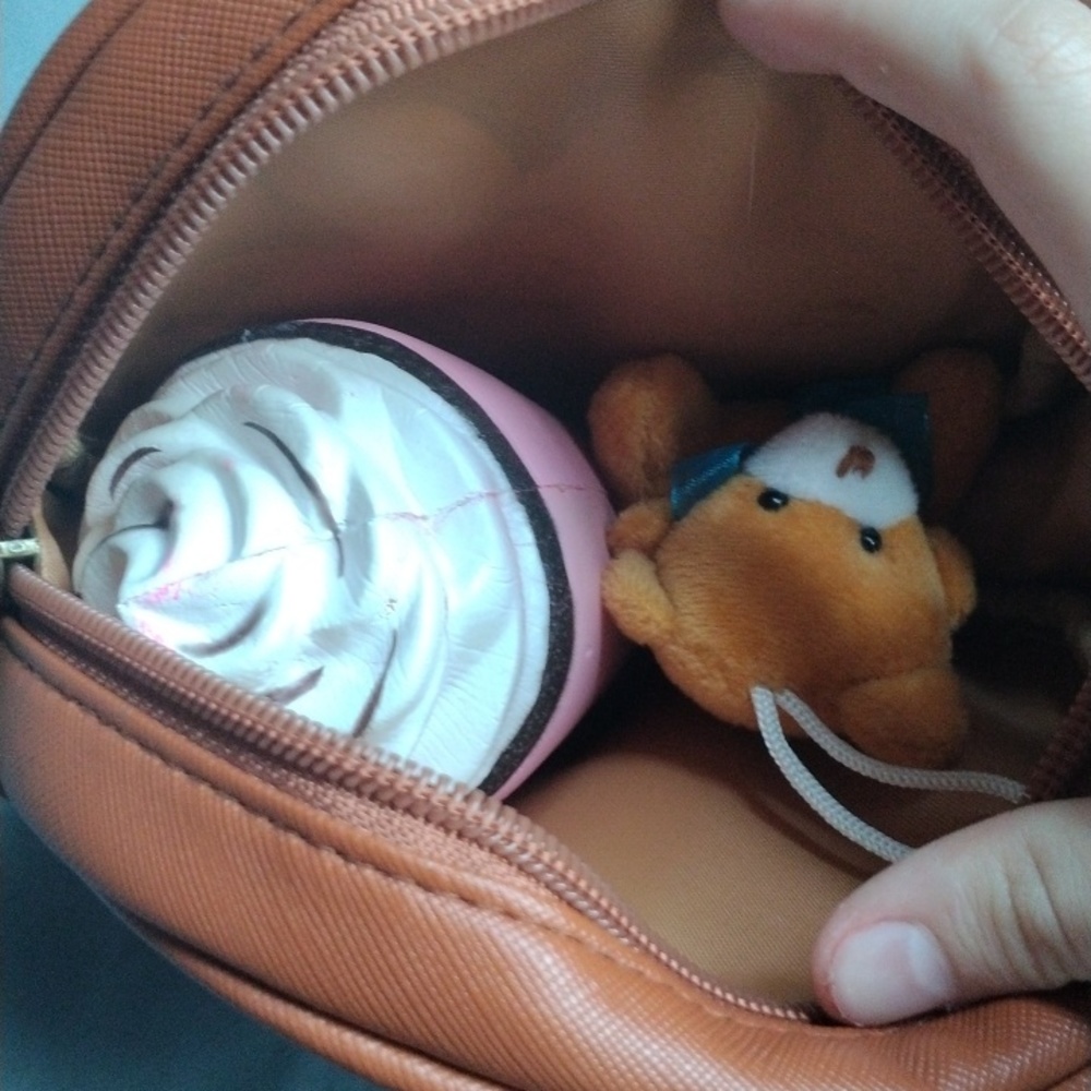 A mini bag - Picture 7 of 7